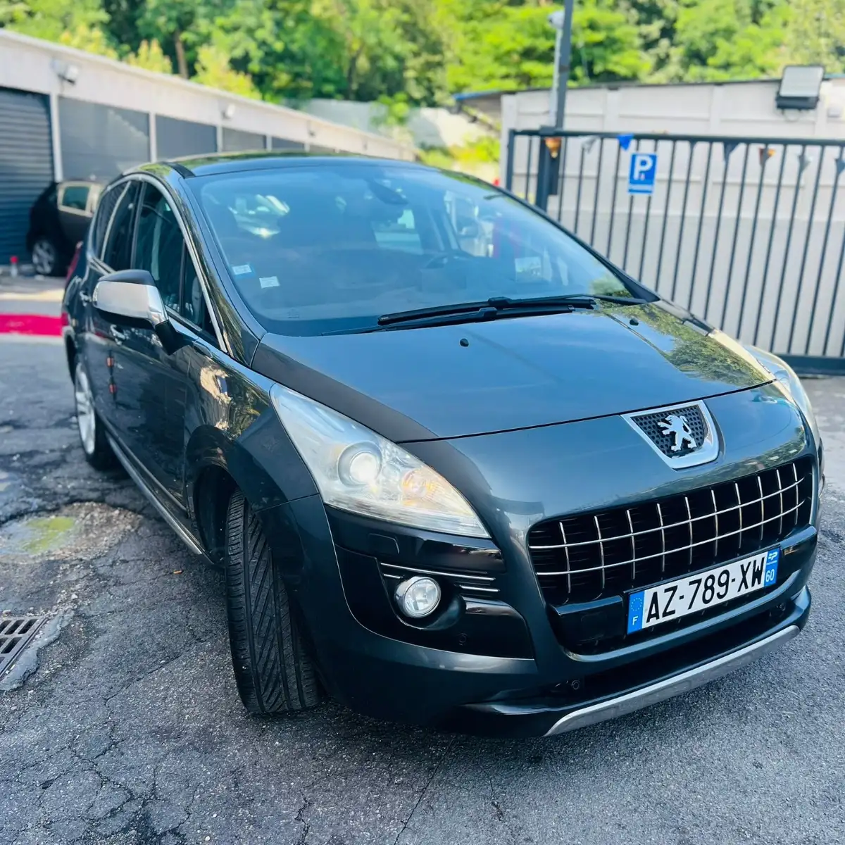 PEUGEOT 3008