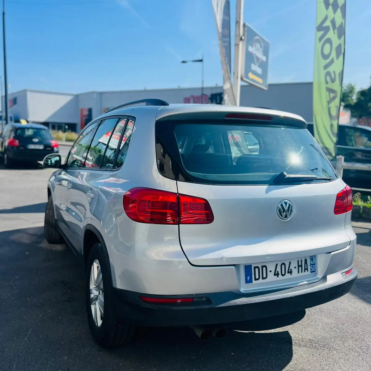 VOLKSWAGEN  TIGUAN