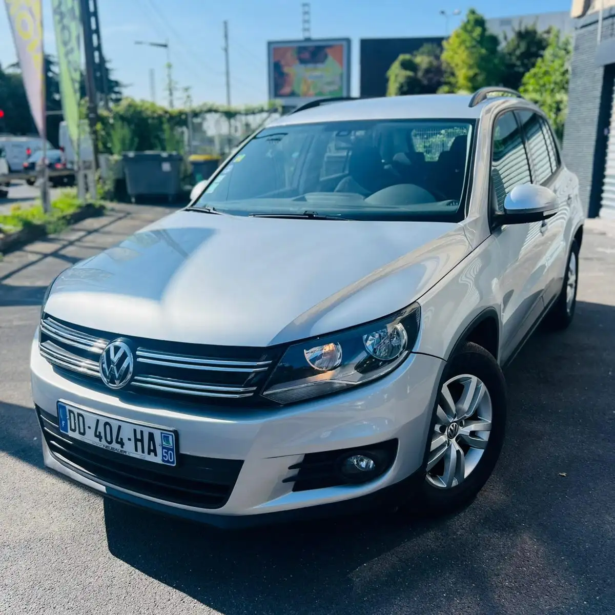 VOLKSWAGEN  TIGUAN
