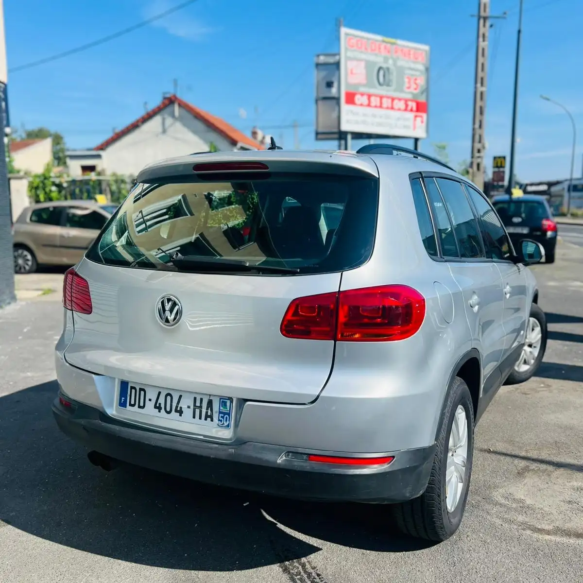 VOLKSWAGEN  TIGUAN