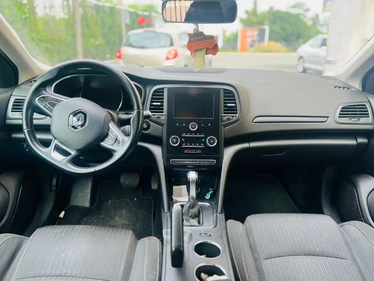 RENAULT MEGANE 4