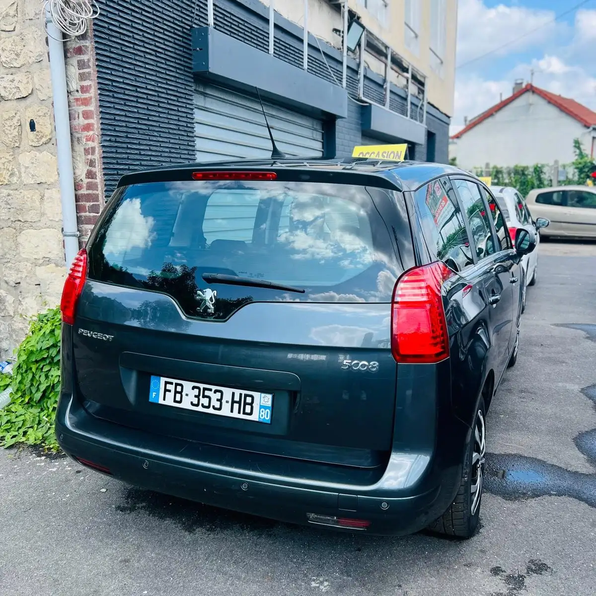 PEUGEOT 5008