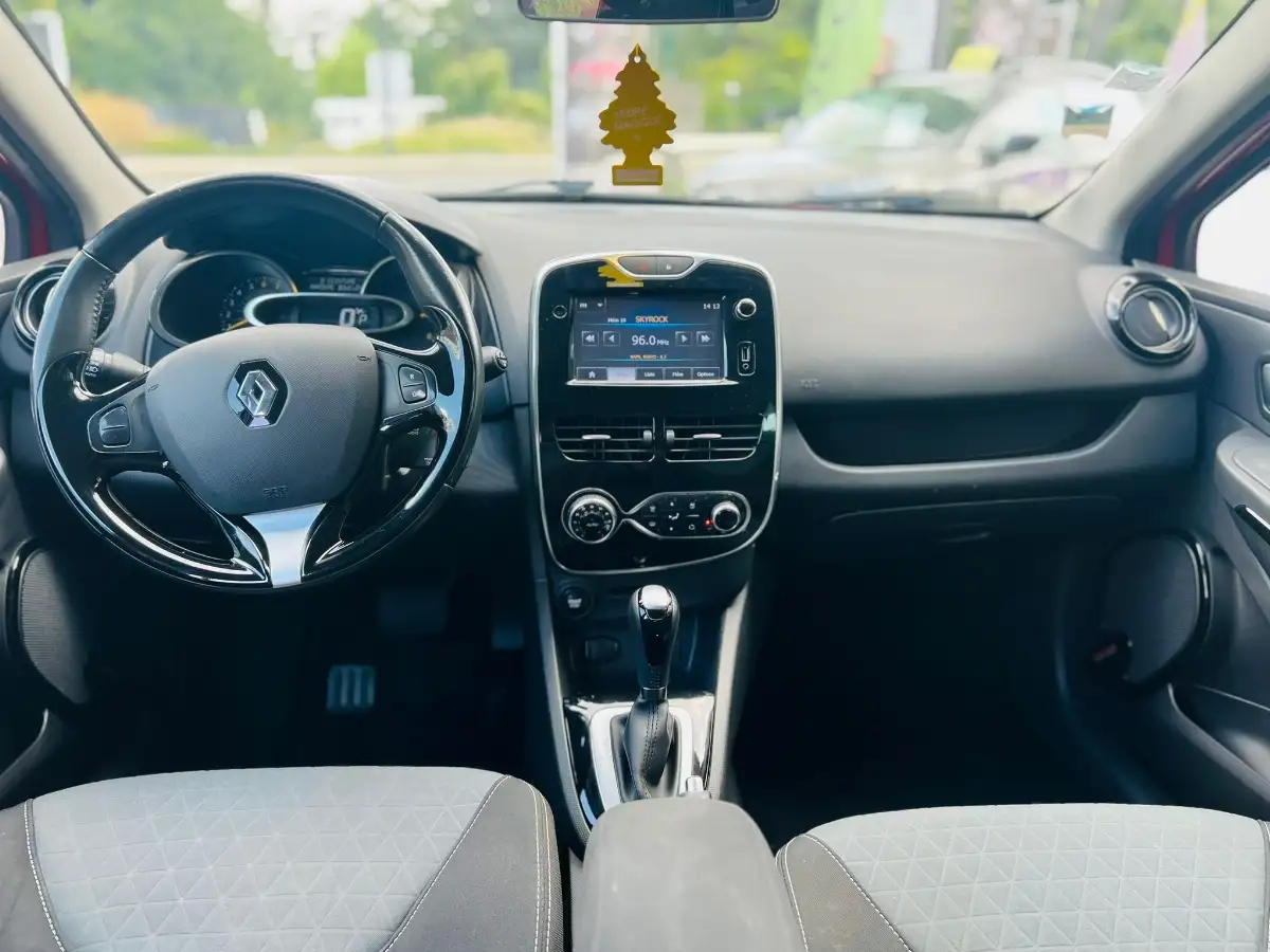 RENAULT CLIO 4