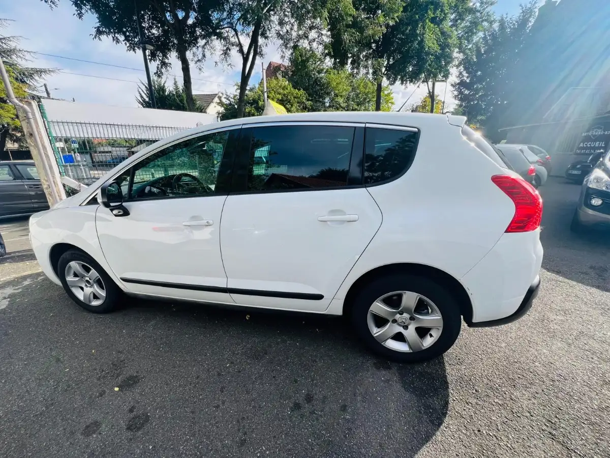 PEUGOET 3008